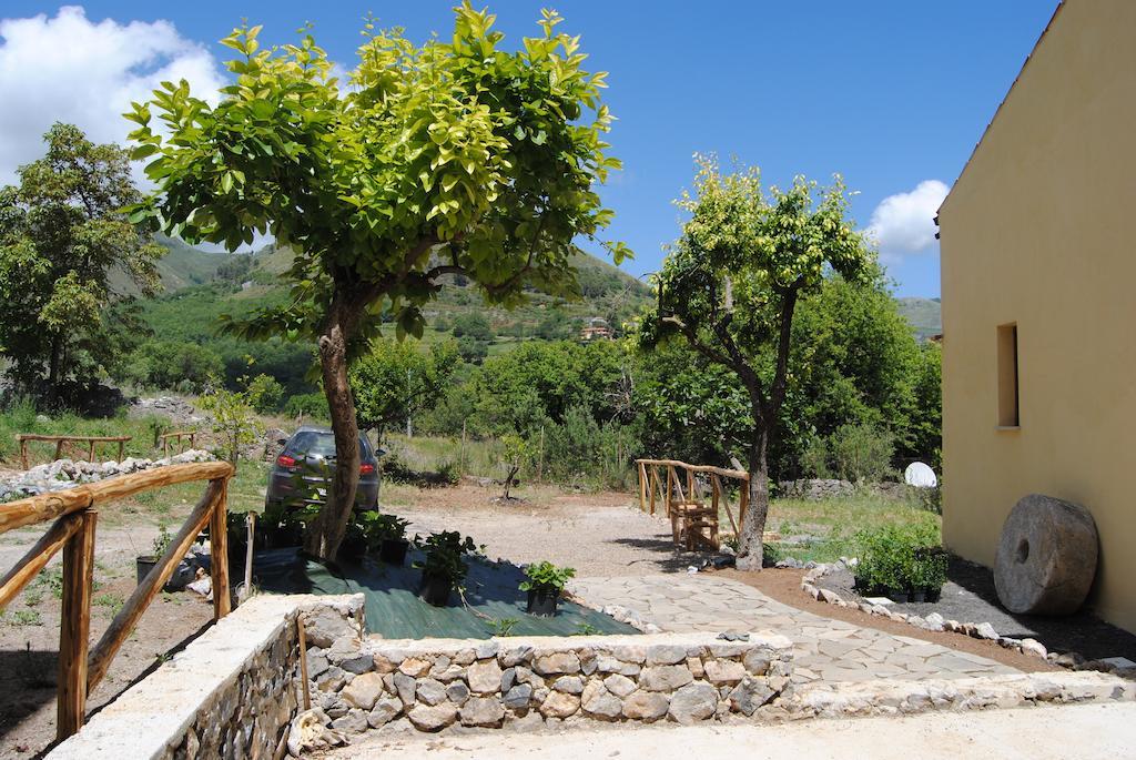 Il Giardino Di Julia B&B Тортора Екстер'єр фото