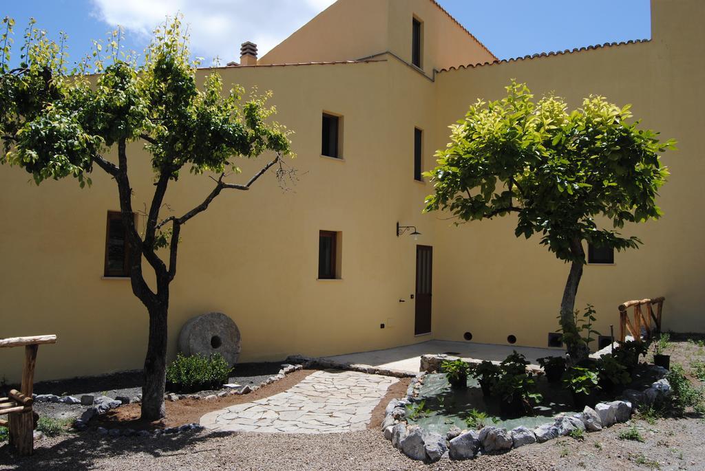 Il Giardino Di Julia B&B Тортора Екстер'єр фото